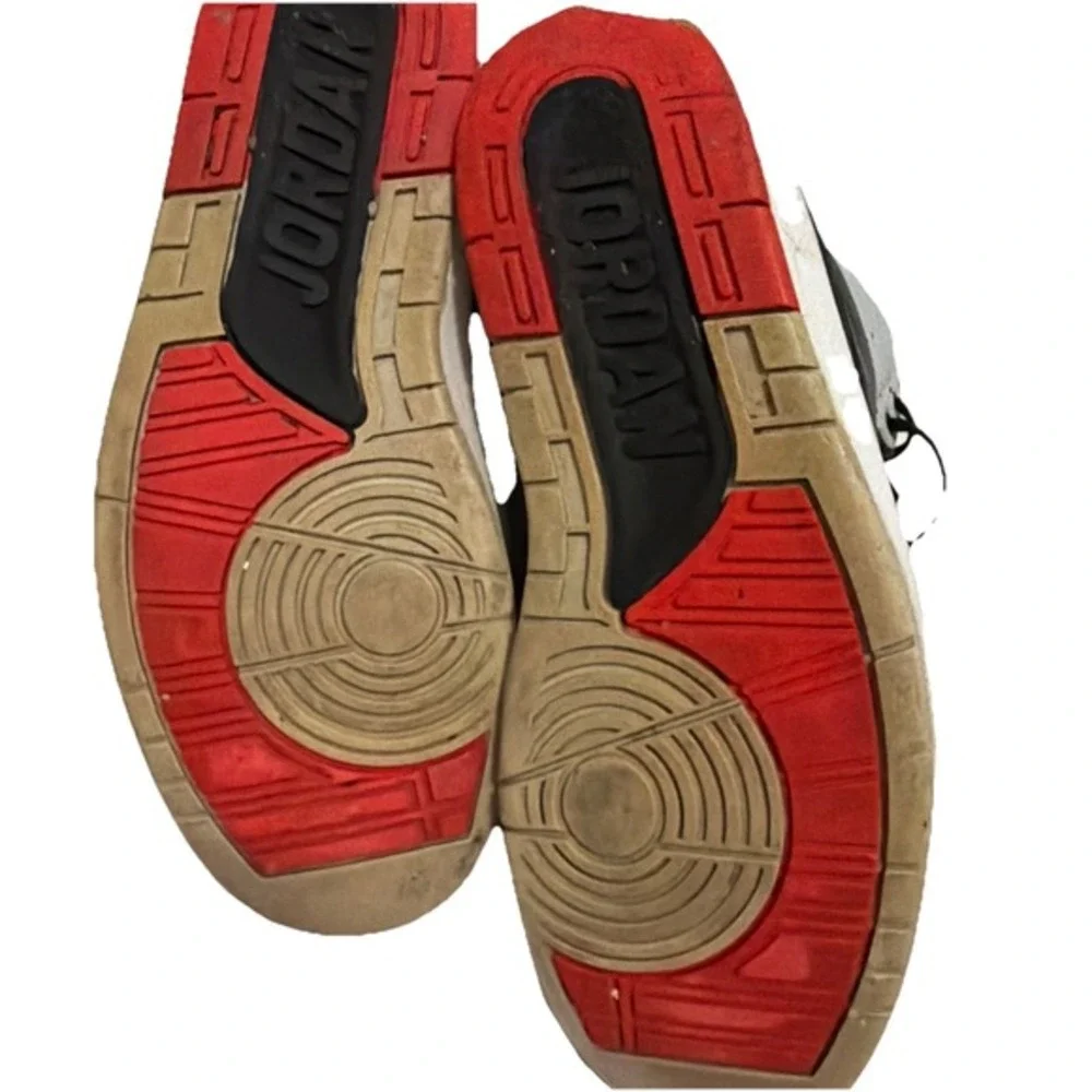 Nike Air Jordan 1 Mid GS Black Red Youth Size‎ 8Y Sneakers Boys.   1738